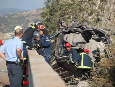 Αιματηρό τροχαίο με βαν παράνομων αλλοδαπών στην Εγνατία Οδό - 6 νεκροί και 10 τραυματίες (φωτό)